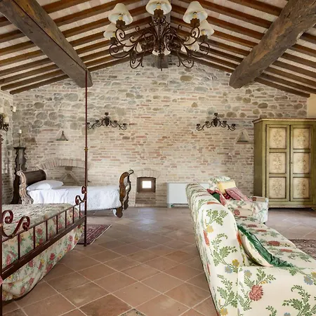 By Posarellivillas *