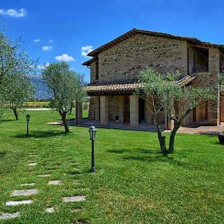 By Posarellivillas *