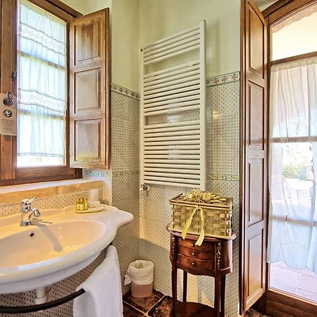 By Posarellivillas فيلة أسيسي